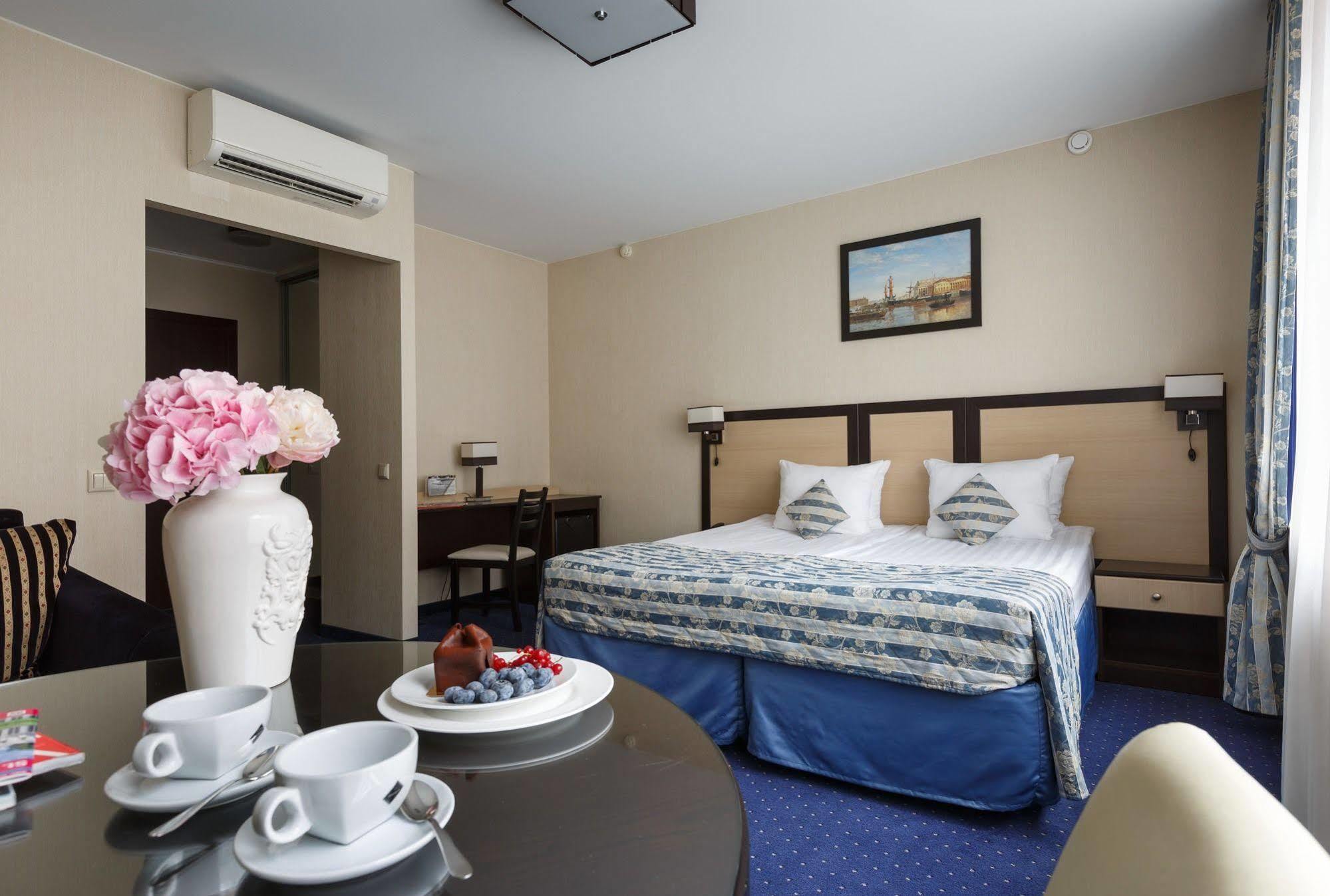 Standard Queen Room with Two Queen Beds - Communications Accessible,1666029656:JPEG